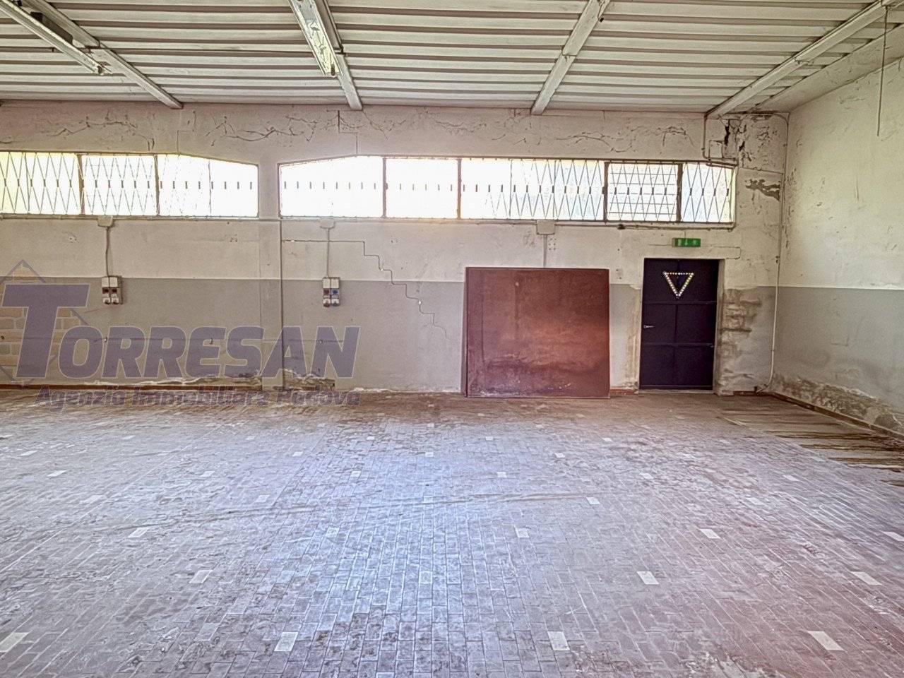 5 rooms Warehouse in Conselve, Italy No. 380619