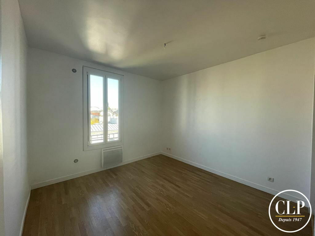 Studio in Montreuil, France No. 185664