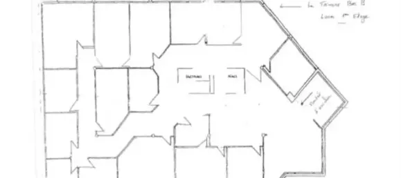 626m² Office in Rhone, France No. 302384 7