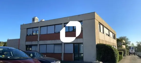 626m² Office in Rhone, France No. 302384 4