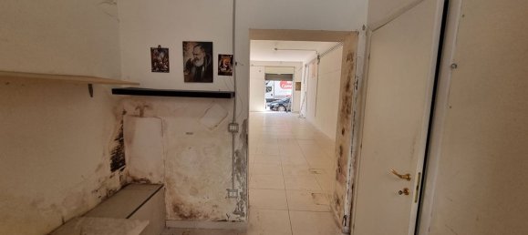 Propriété commerciale à Bari, Italy 53m² No. 288653 10