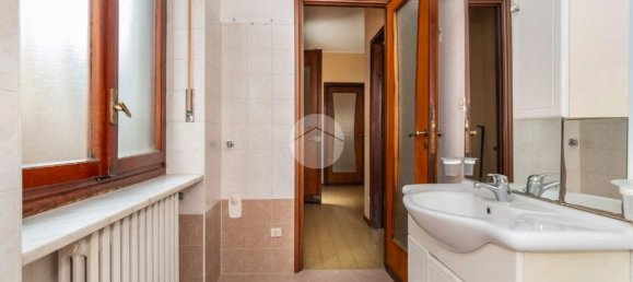 3 Schlafzimmer Wohnung in Caselle Torinese, Italy, Nr. 323114 15