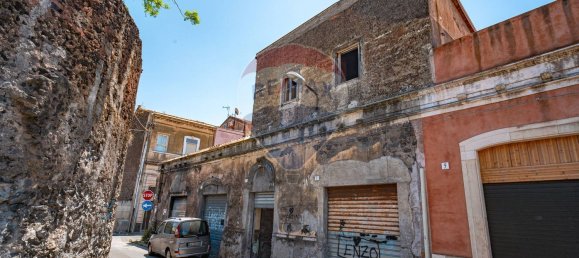 Коммерческая недвижимость 312м² в Катания, Италия № 57028 6