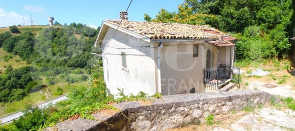 2 rooms Apartment in Rionero Sannitico, Italy No. 286685 8