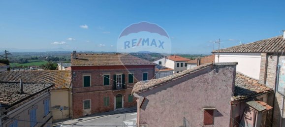 10غرفة شقة في Montemarciano, Italy رقم 97945 22