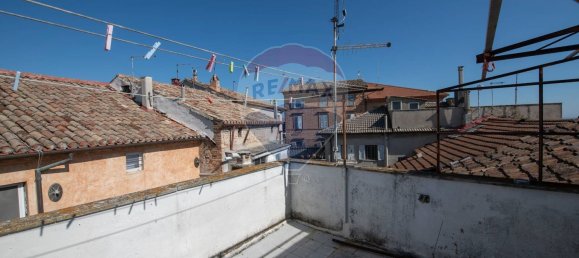 10غرفة شقة في Montemarciano, Italy رقم 97945 26