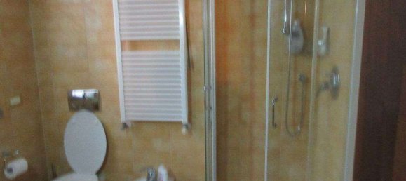 6 rooms Apartment in Monza, Italy No. 5319 10