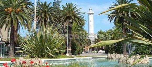 4-Zimmer Gewerbliche Immobilie in San Benedetto del Tronto, Italy, Nr. 174046 2