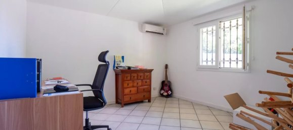 4 bedrooms Villa in Tamarin, Mauritius No. 29 28