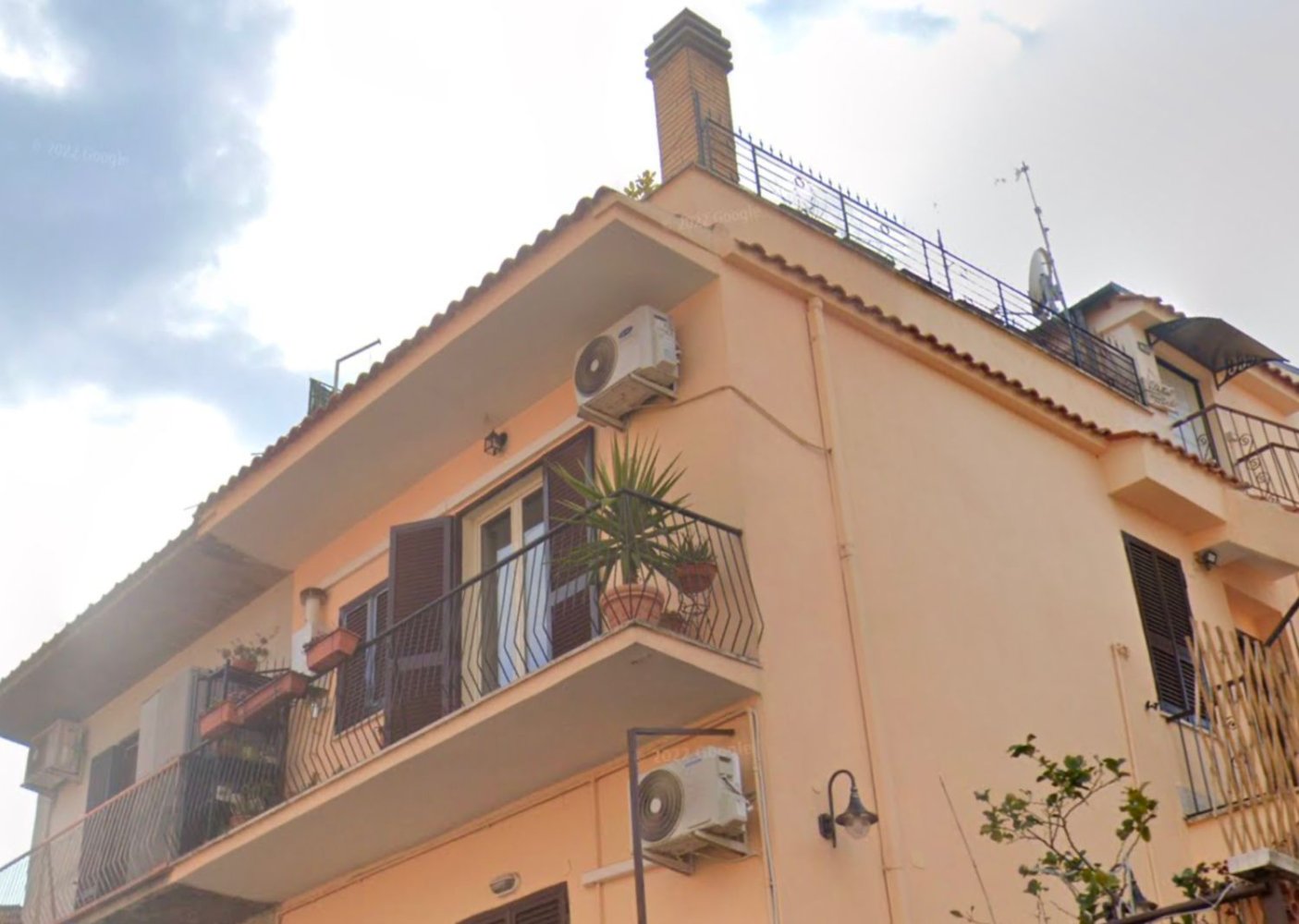 3 rooms Apartment in Legnano, Italy No. 331493