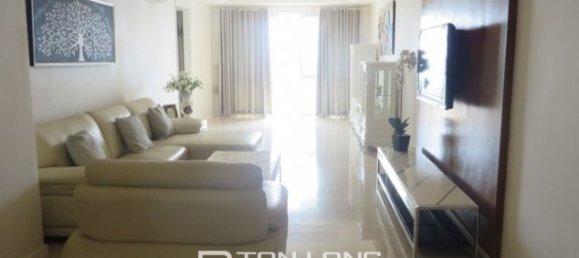 Apartamento de 3 dormitorios en Tay Ho, Vietnam No. 3538 2