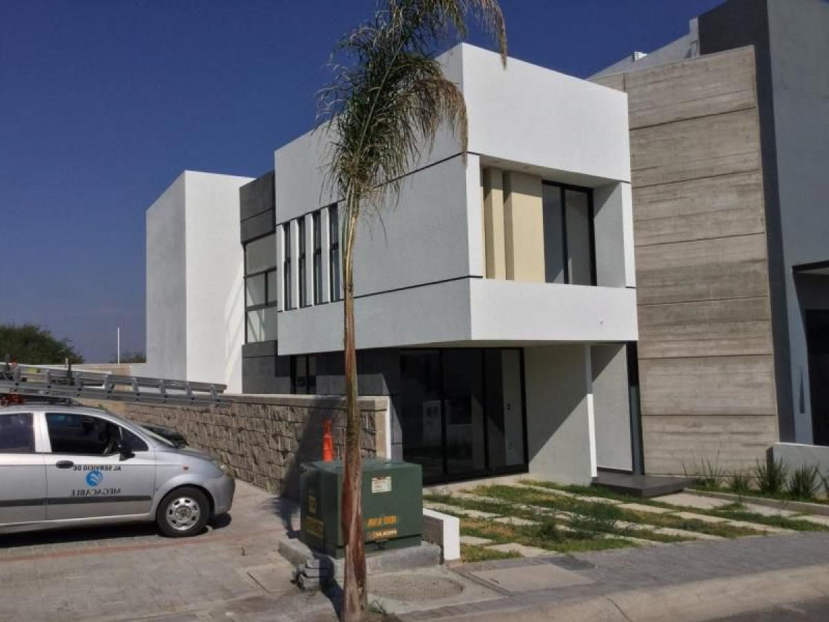 3 bedrooms House in Queretaro, Mexico No. 162685