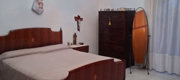 4 rooms Apartment in Curti, Italy No. 224523 25