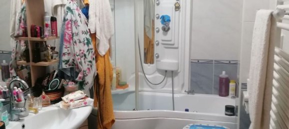 3 rooms Apartment in Maddaloni, Italy No. 263676 5