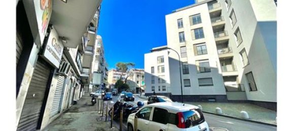 25m² Commercial property in Naples, Italy No. 275936 2