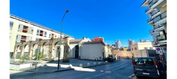 25m² Commercial property in Naples, Italy No. 275936 3