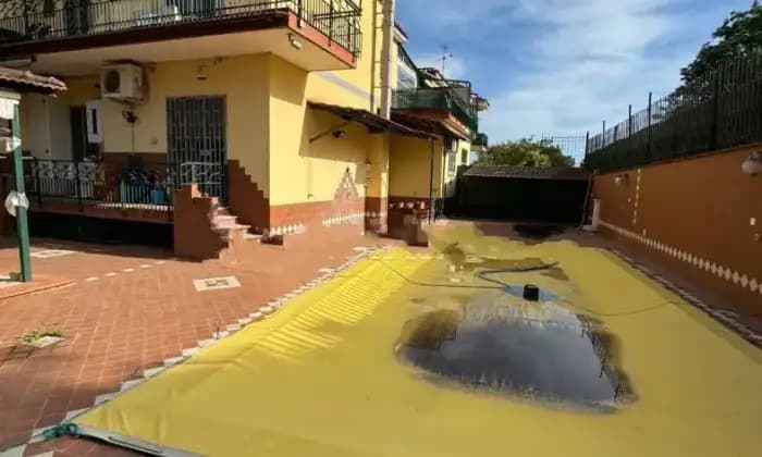 5غرفة شقة في Giugliano in Campania, Italy رقم 179675