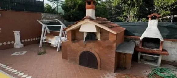 5غرفة شقة في Giugliano in Campania, Italy رقم 179675 11