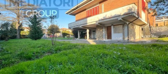 10 rooms Villa in Bientina, Italy No. 153740 4