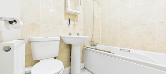 2 Schlafzimmer Haus in Bordon, United Kingdom, Nr. 13848 10