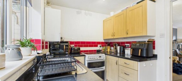 2 Schlafzimmer Haus in Bordon, United Kingdom, Nr. 13848 5