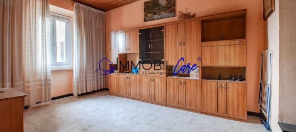 Apartamento de 3 dormitorios en Livorno, Italy No. 71780 2