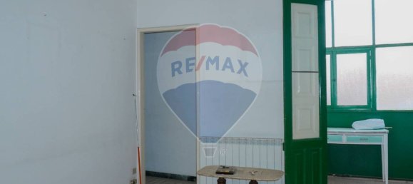 4 bedrooms Apartment in Adrano, Italy No. 106059 9