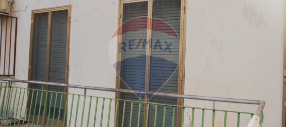 4 bedrooms Apartment in Adrano, Italy No. 106059 13