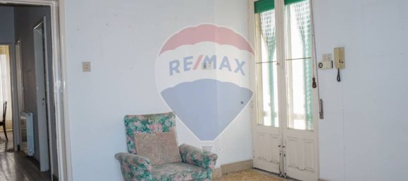 4 bedrooms Apartment in Adrano, Italy No. 106059 11