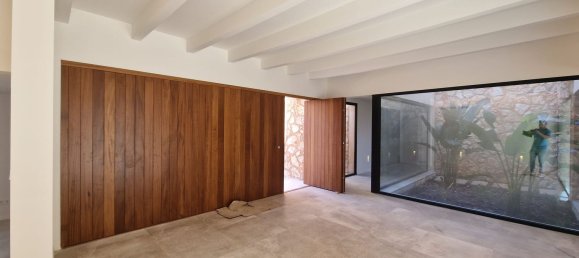 5 bedrooms House in Campos, Spain No. 144419 11