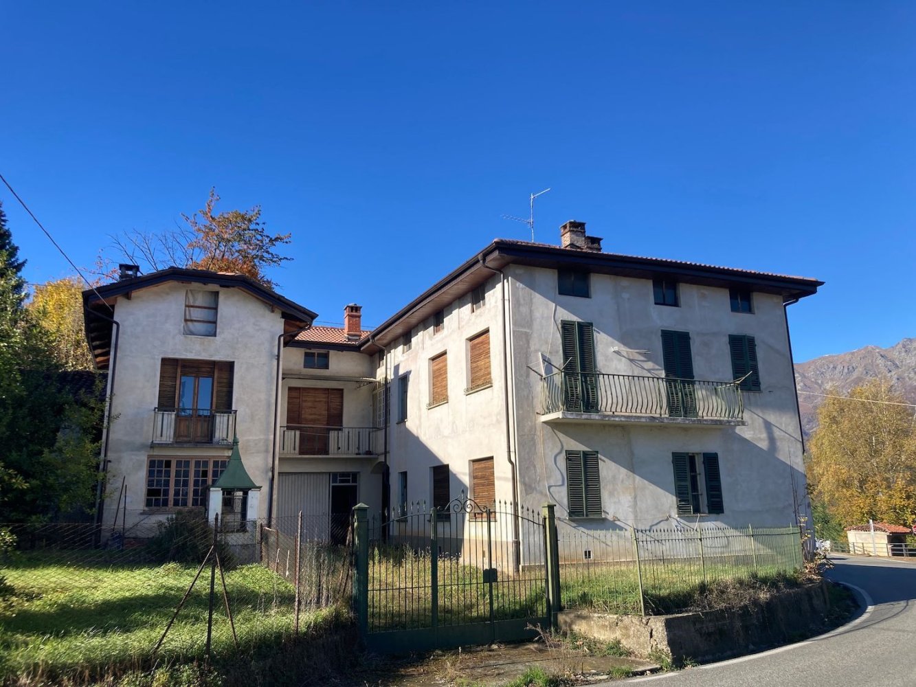 12 rooms House in Muzzano, Italy No. 144613