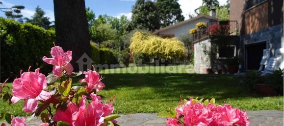 Villa de 3 dormitorios en Trezzano sul Naviglio, Italy No. 194409 3