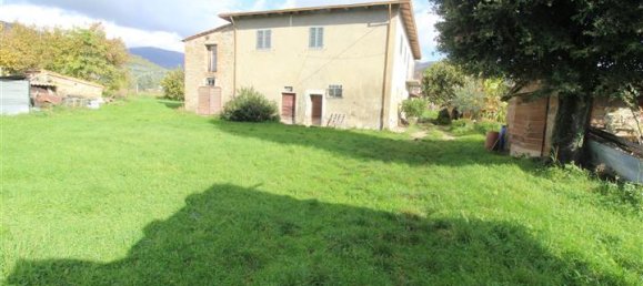 12 rooms House in Terranuova Bracciolini, Italy No. 234148 23