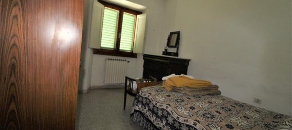 12 rooms House in Terranuova Bracciolini, Italy No. 234148 17