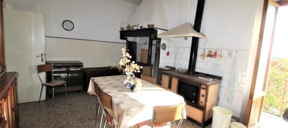 12 rooms House in Terranuova Bracciolini, Italy No. 234148 10