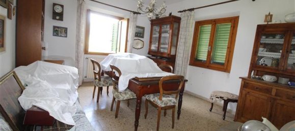 12 rooms House in Terranuova Bracciolini, Italy No. 234148 5