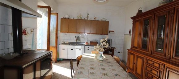 12 rooms House in Terranuova Bracciolini, Italy No. 234148 11