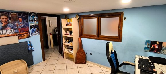 6 Schlafzimmer Wohnung in Naples, Italy, Nr. 57965 2