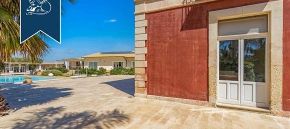 7 bedrooms Villa in Syracuse, Italy No. 381108 7