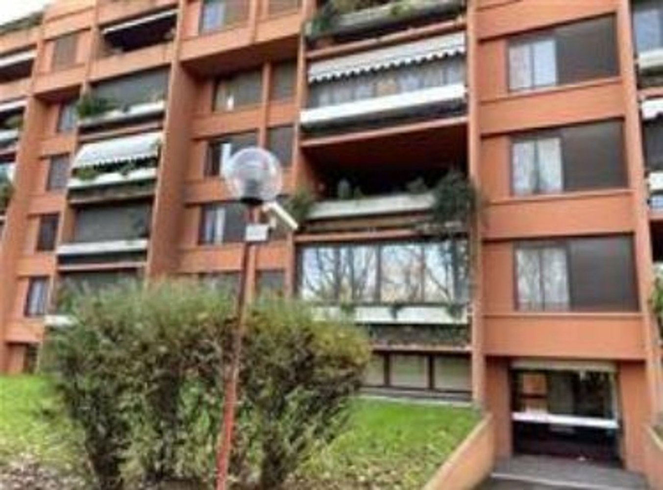 3-salle Appartement à Basiglio, Italy No. 1944