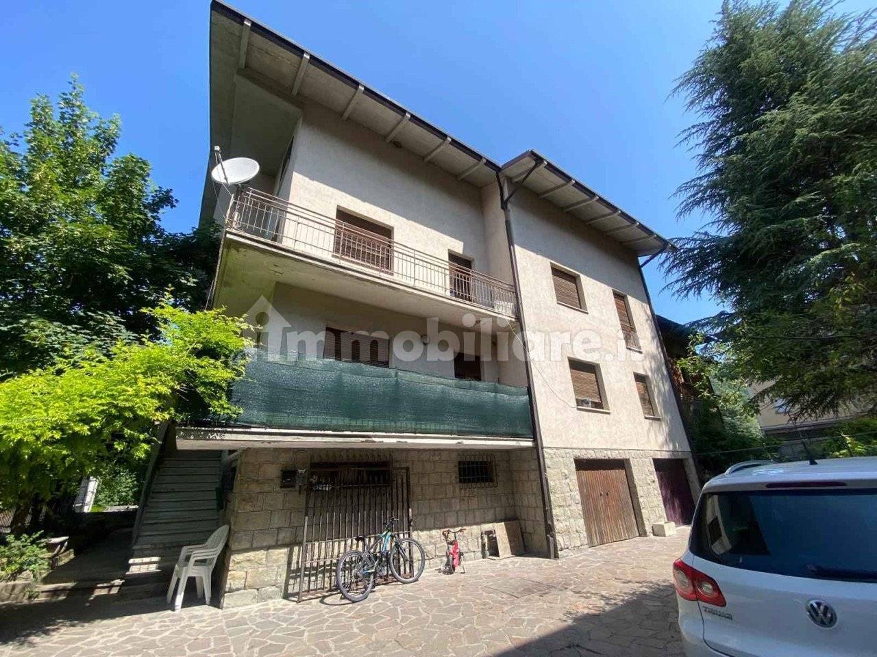 9 bedrooms Villa in Vetto, Italy No. 283833