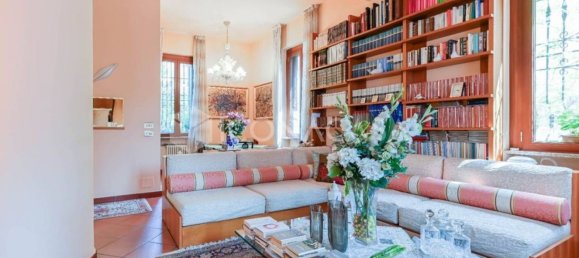 6 rooms Villa in Milan, Italy No. 265617 5