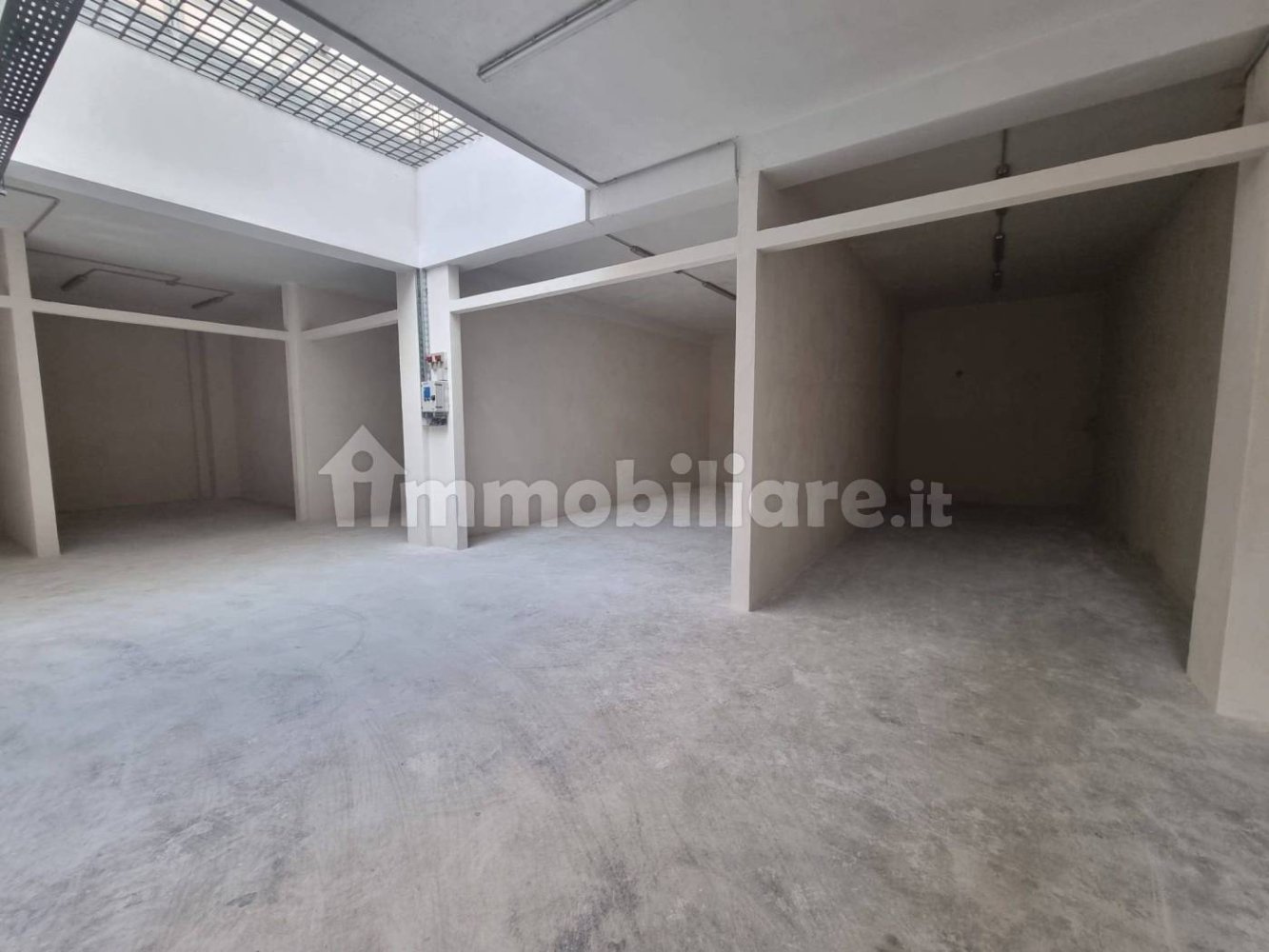 12m² Garage in Naples, Italy No. 337840