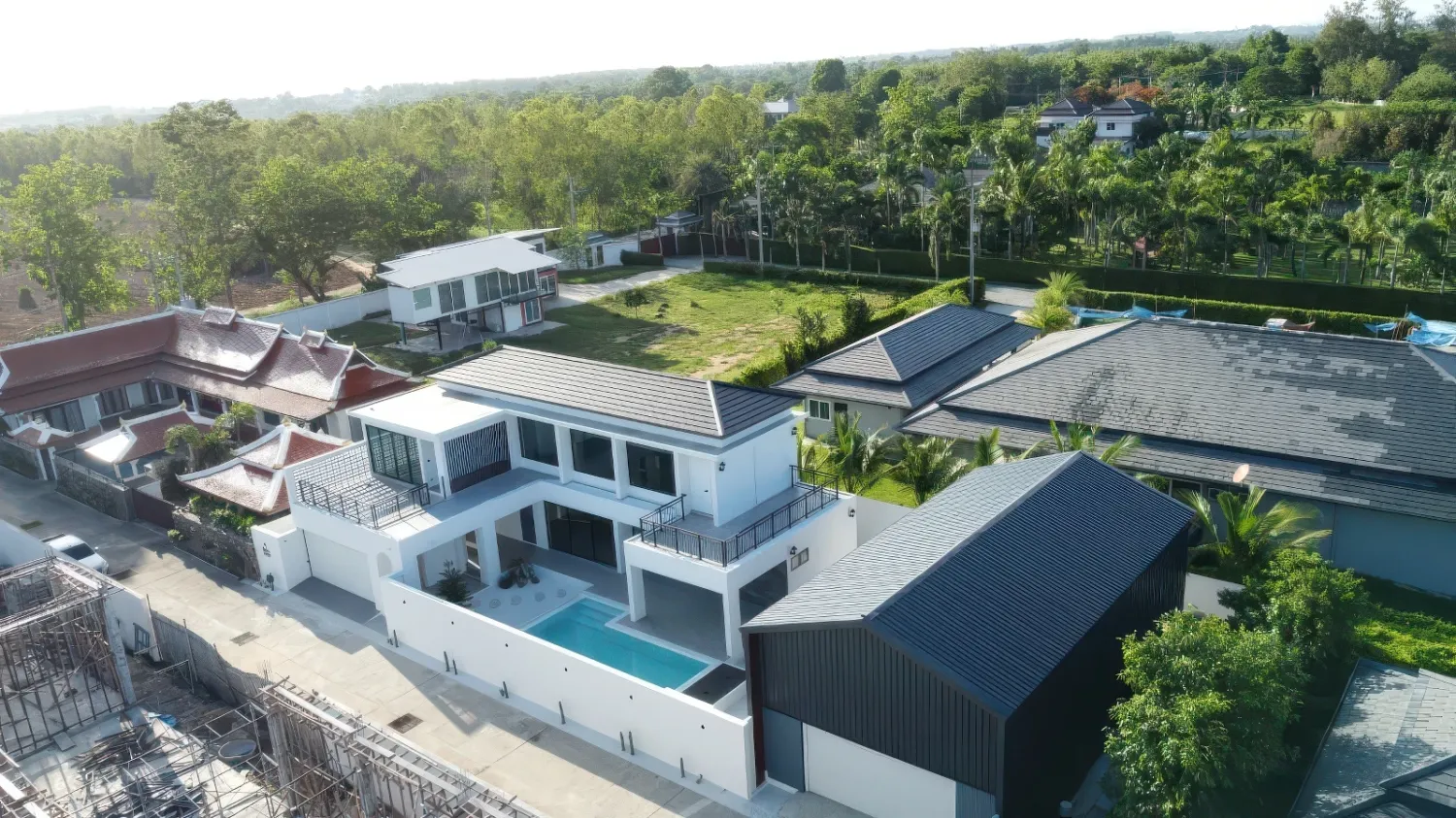 4 bedrooms Villa in Pattaya, Thailand No. 71806