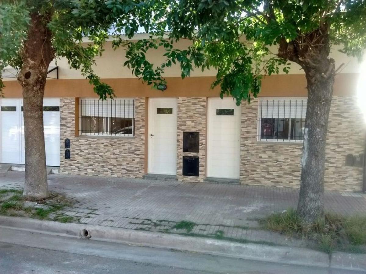 4 bedrooms House in Mar del Plata, Argentina No. 103142