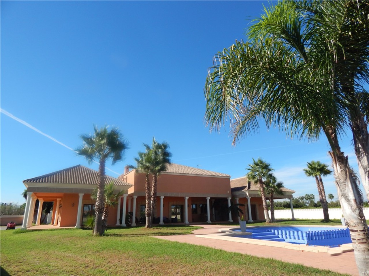 Villa de 5 dormitorios en Dénia, Spain No. 2513