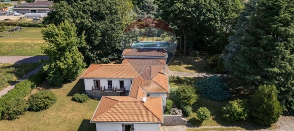 12-Zimmer Villa in Sulbiate, Italy, Nr. 288940 8