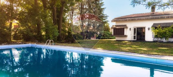 12-Zimmer Villa in Sulbiate, Italy, Nr. 288940 7