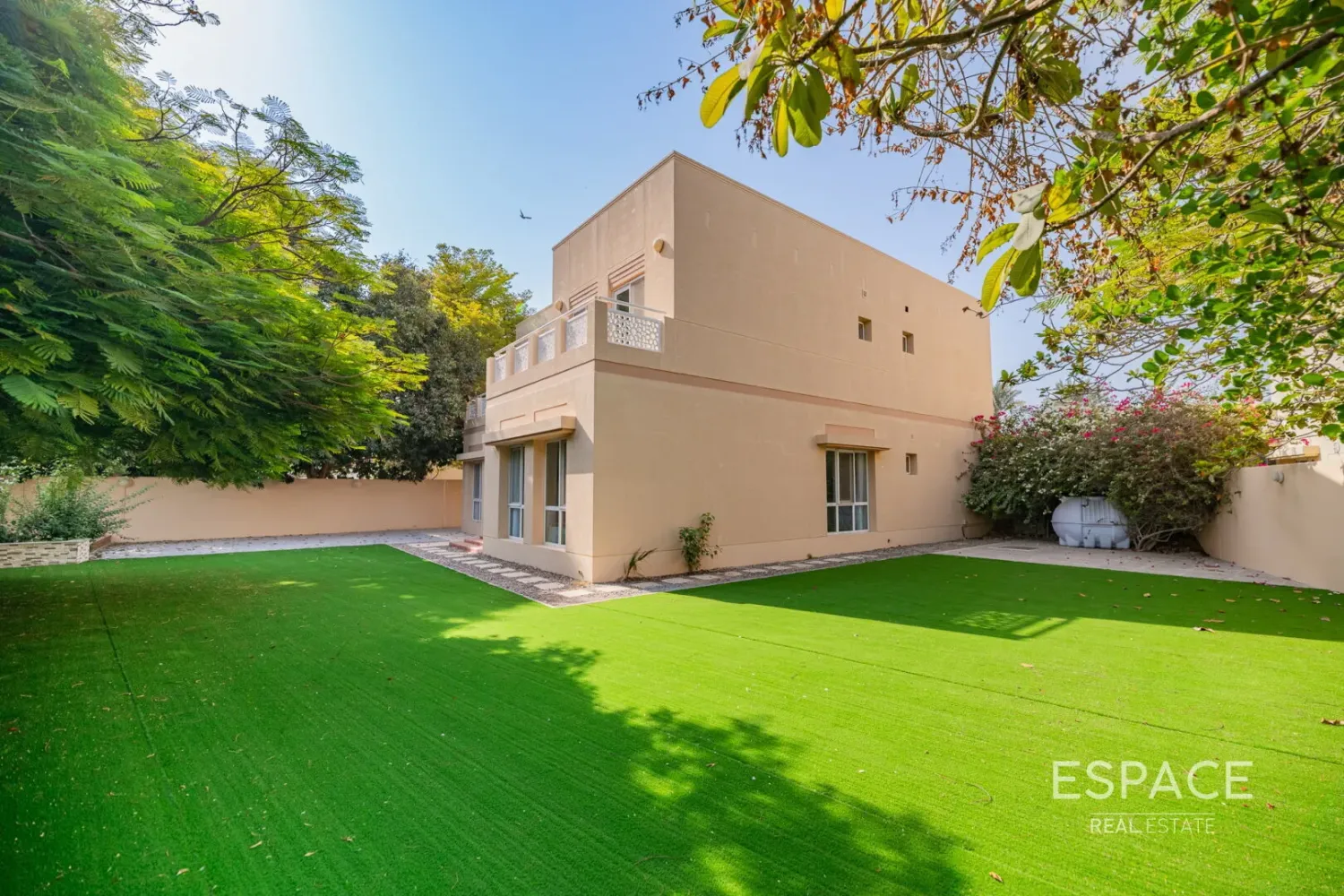 5 chambres villa à louer à Meadows, Dubai, UAE № 108546