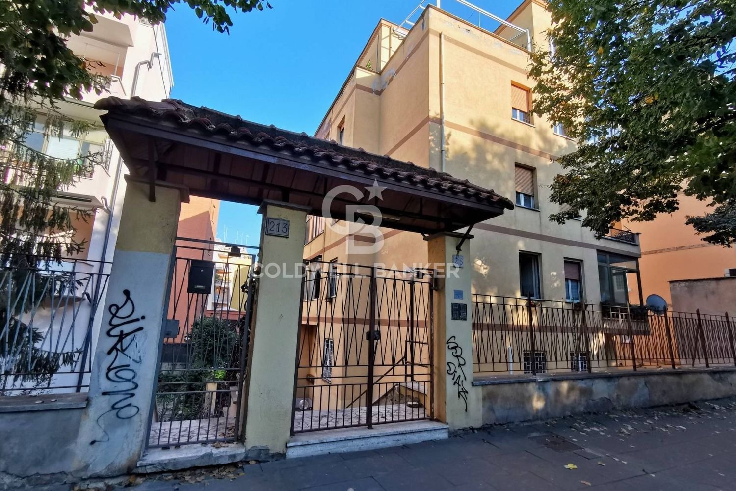 3 rooms Apartment in Rome, Italy No. 65740